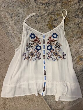 Shyanne Women's White Embroidered Floral Cami Top